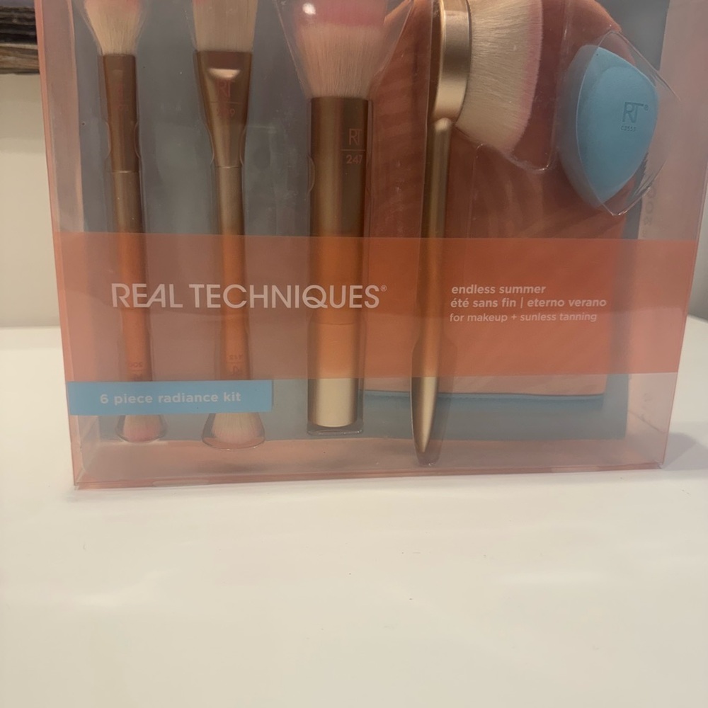 Real Techniques Endless Summer Kit with Orange and Blue